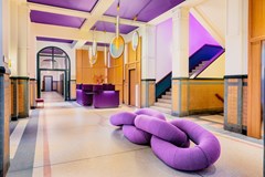 Vergaderen en overnachten in een voormalige meisjesschool uit 1922 Vergaderen en overnachten in een voormalige meisjesschool uit 1922