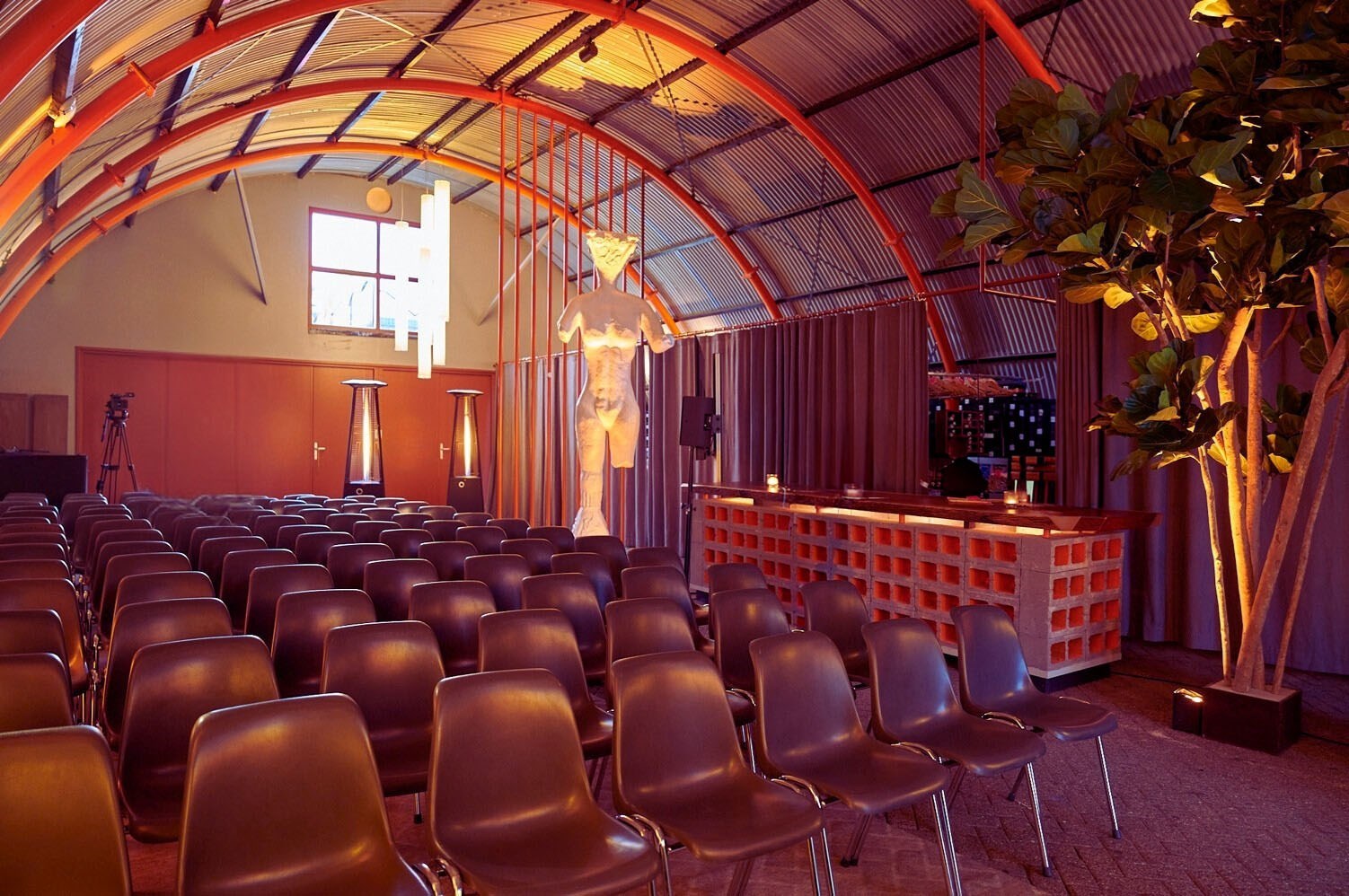 Vergaderen op dé rauwe en eigenzinnige hotspot van Amsterdam