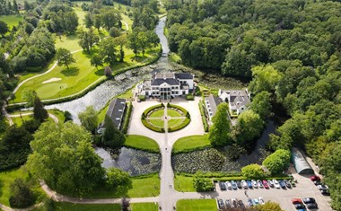 Vergaderen in een 17e-eeuws kasteel met een eigen 9-holes golfbaan Vergaderen in een 17e-eeuws kasteel met een eigen 9-holes golfbaan