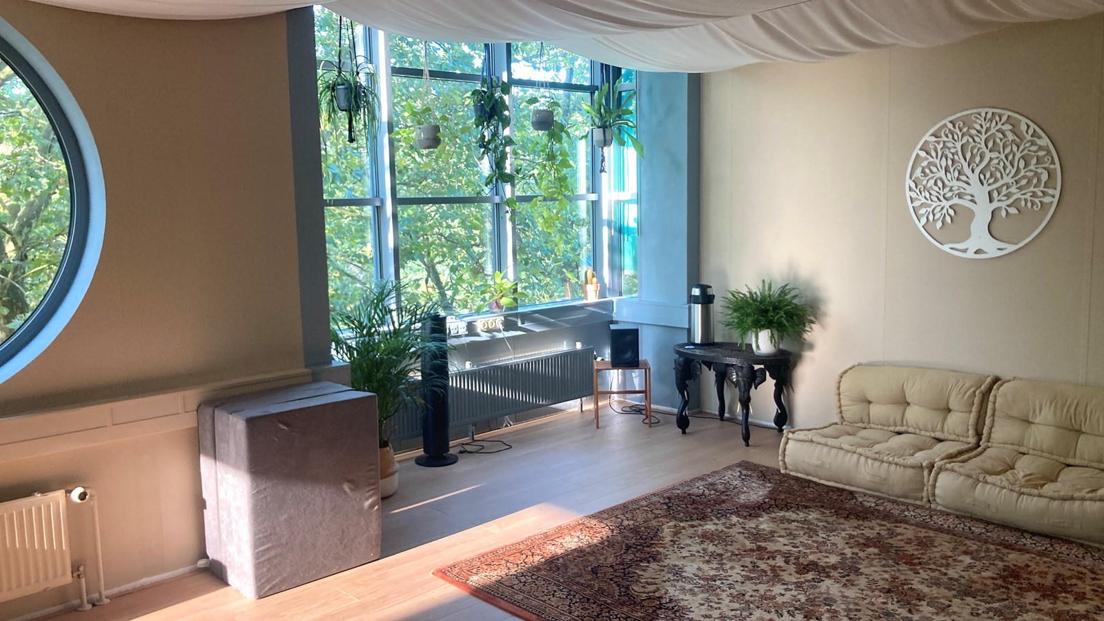 Origineel vergaderen in het oude Pieter Baan centrum in Utrecht