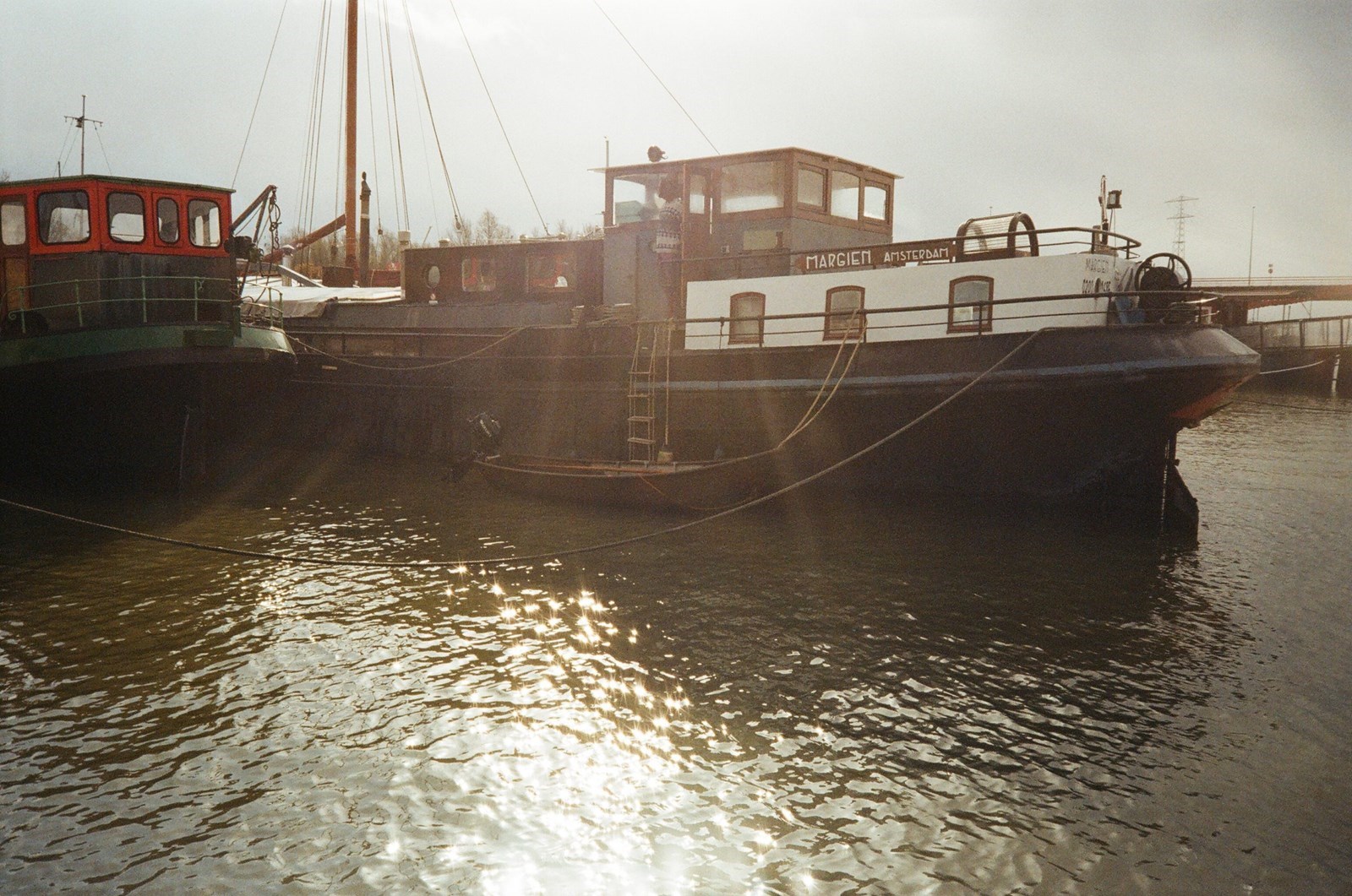 Vergaderen op een voormalig vrachtschip uit 1927