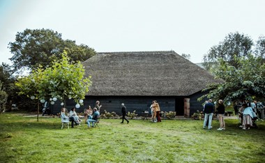 Origineel vergaderen in een monumentale Vlaamse schuur uit de jaren 1700 Origineel vergaderen in een monumentale Vlaamse schuur uit de jaren 1700