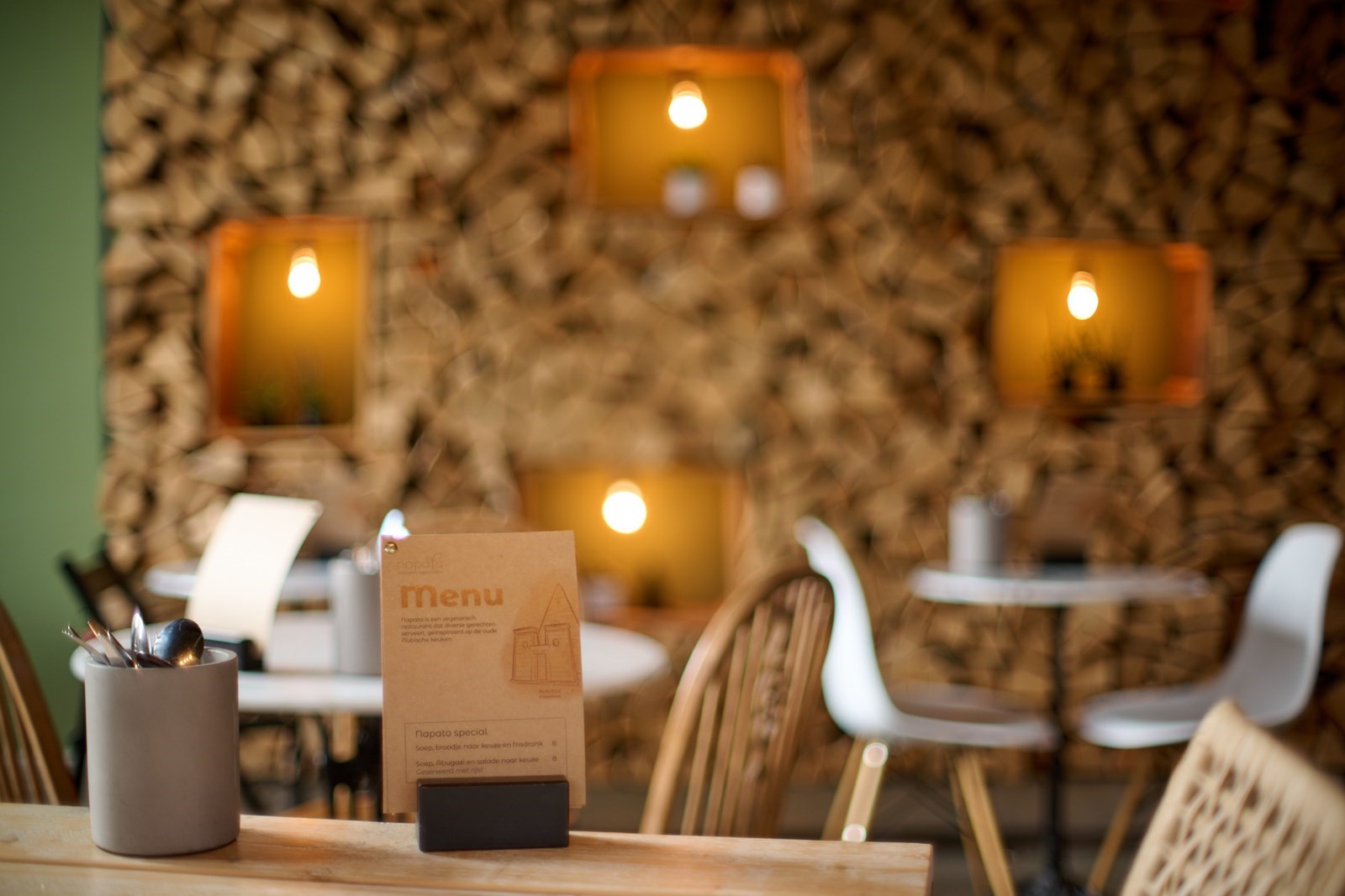 Origineel vergaderen in Soedanese gastvrijheid in Utrecht