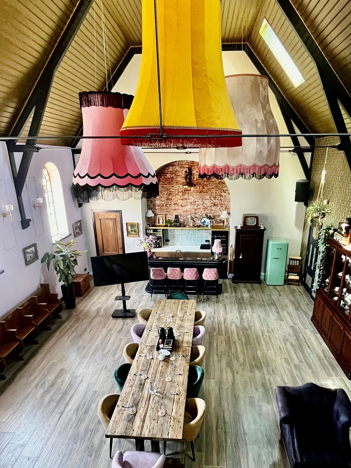 Origineel vergaderen in een Kerkje aan Zee