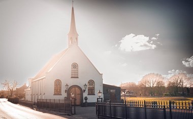 Origineel vergaderen in een Kerkje aan Zee Origineel vergaderen in een Kerkje aan Zee