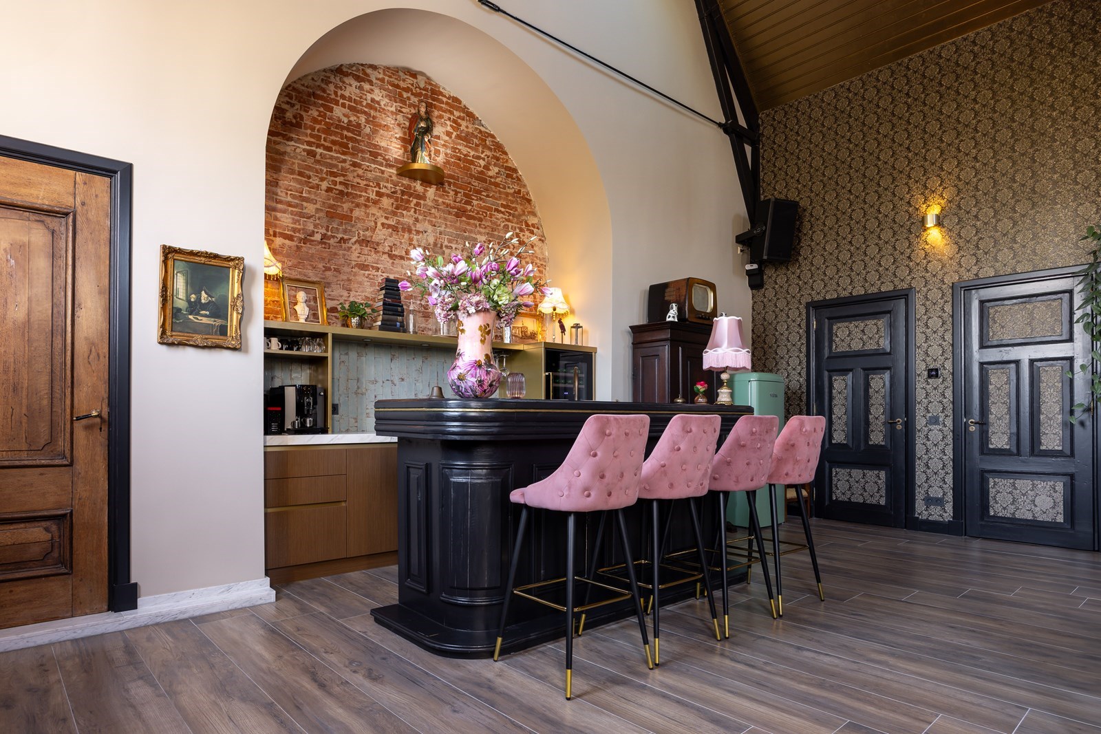 Origineel vergaderen in een Kerkje aan Zee