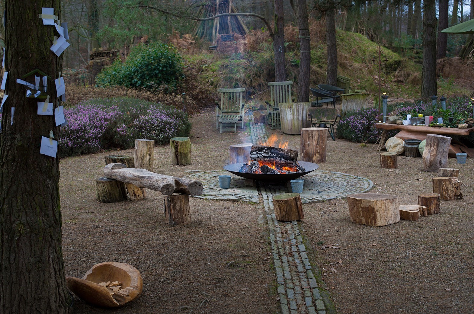 Origineel vergaderen in een mediterrane villa die grenst aan het bos
