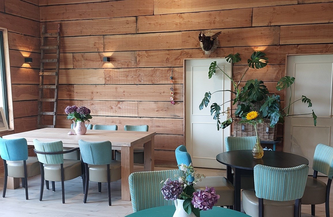 Origineel vergaderen in een theetuin in de natuur aan de zuidkant van Breda