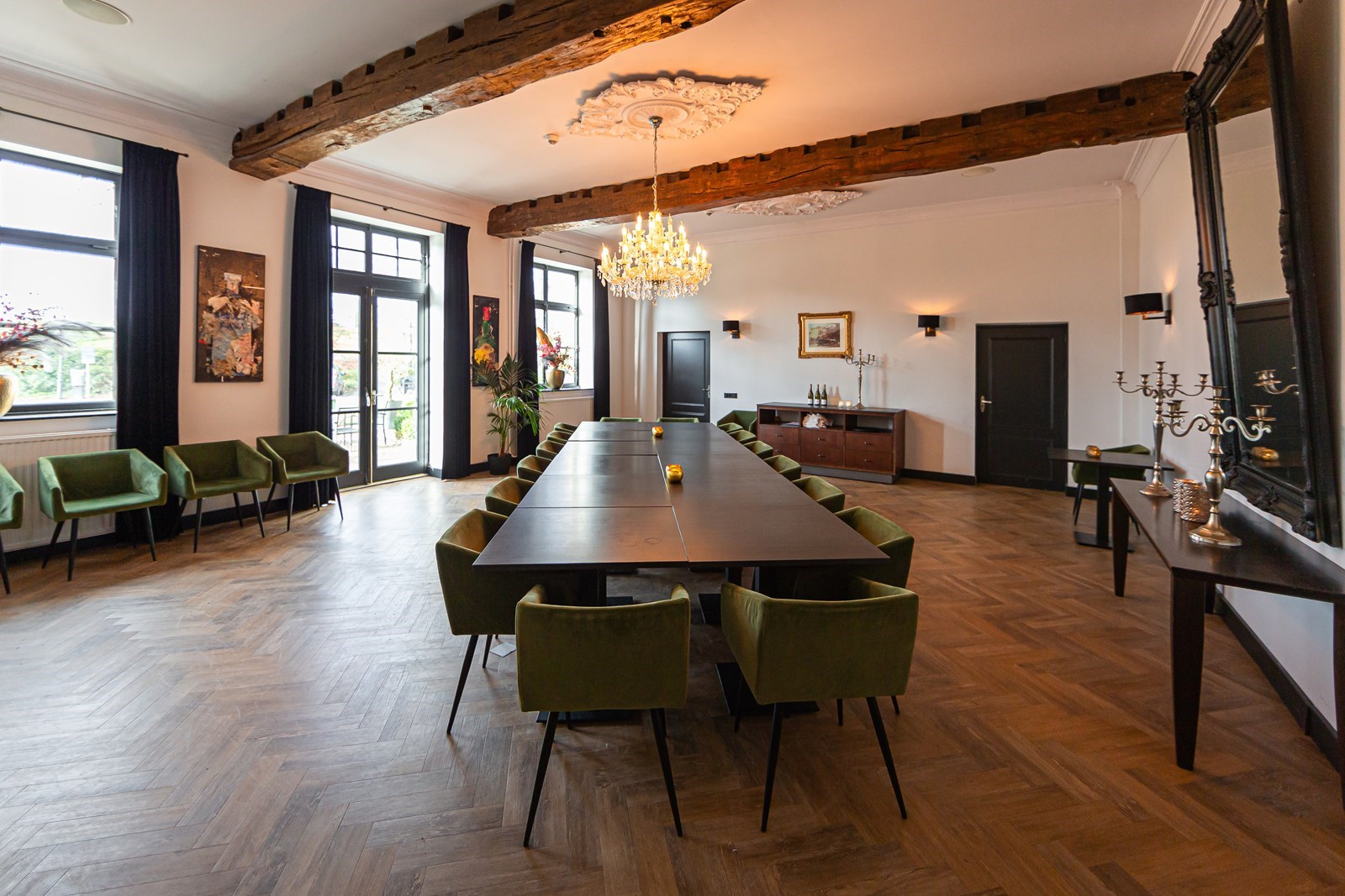 Vergaderen in het oudste kasteeldorp van Nederland 