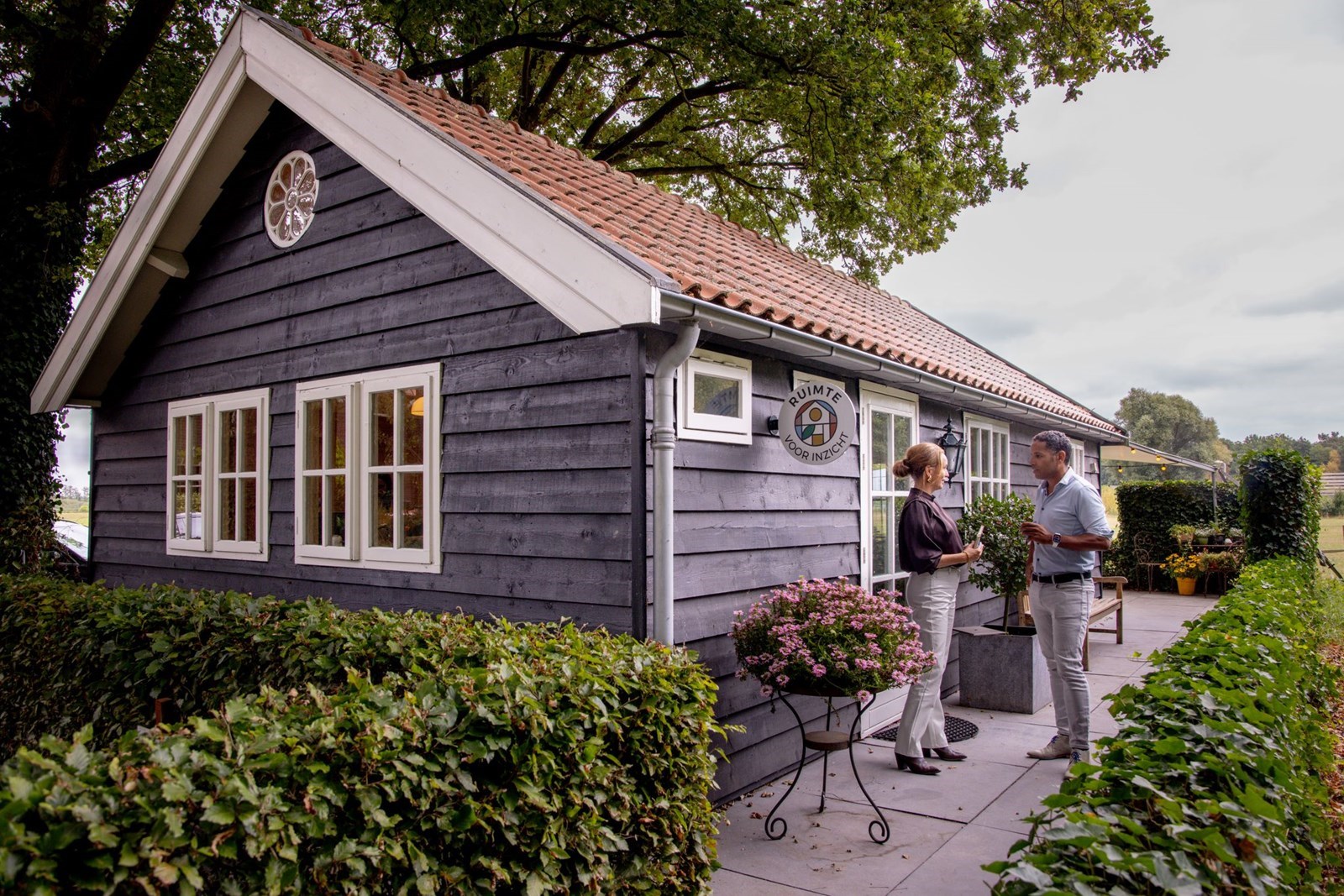 Origineel vergaderen op een authentieke boerderij aan de rand van bossen en vennen