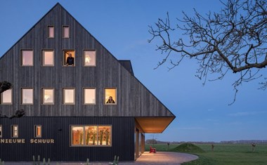 Origineel vergaderen in een architectonische parel in een oude boerenschuur Origineel vergaderen in een architectonische parel in een oude boerenschuur