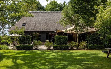 Drie unieke en karaktervolle locaties in het groen, voor voor teams & trainingen Drie unieke en karaktervolle locaties in het groen, voor voor teams & trainingen