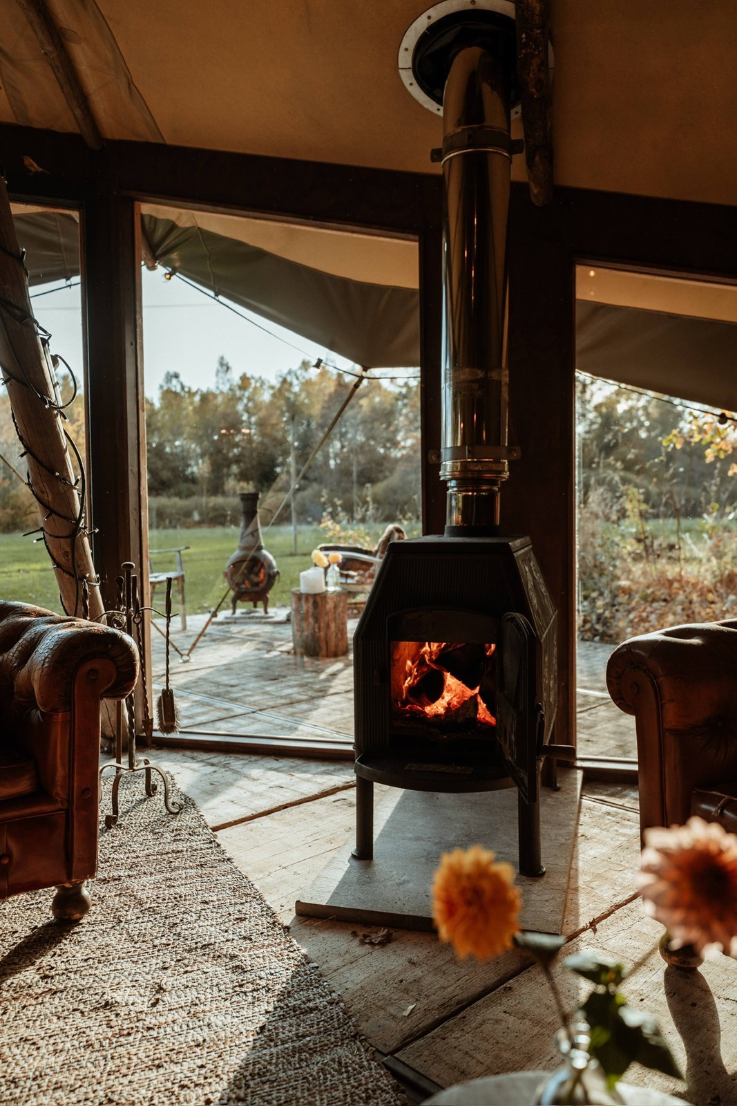 Vergaderen in een luxe Tipi op een prachtige plek in het bos