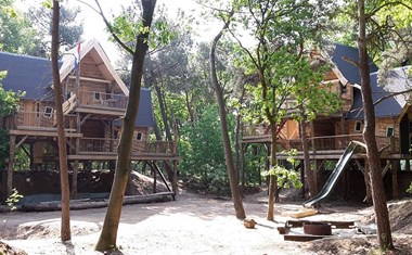 Vergaderen en overnachten in een Boomhut Vergaderen en overnachten in een Boomhut