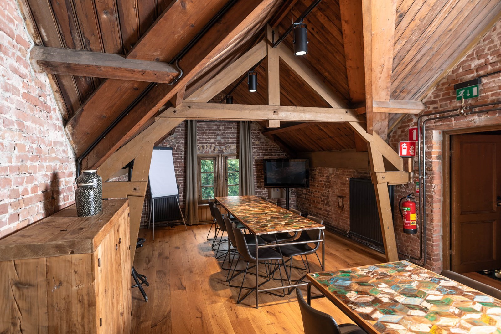 Vergaderen in het rijksmonument van station Soestdijk, de vroegere Koninklijke wachtkamer van Koningin Emma