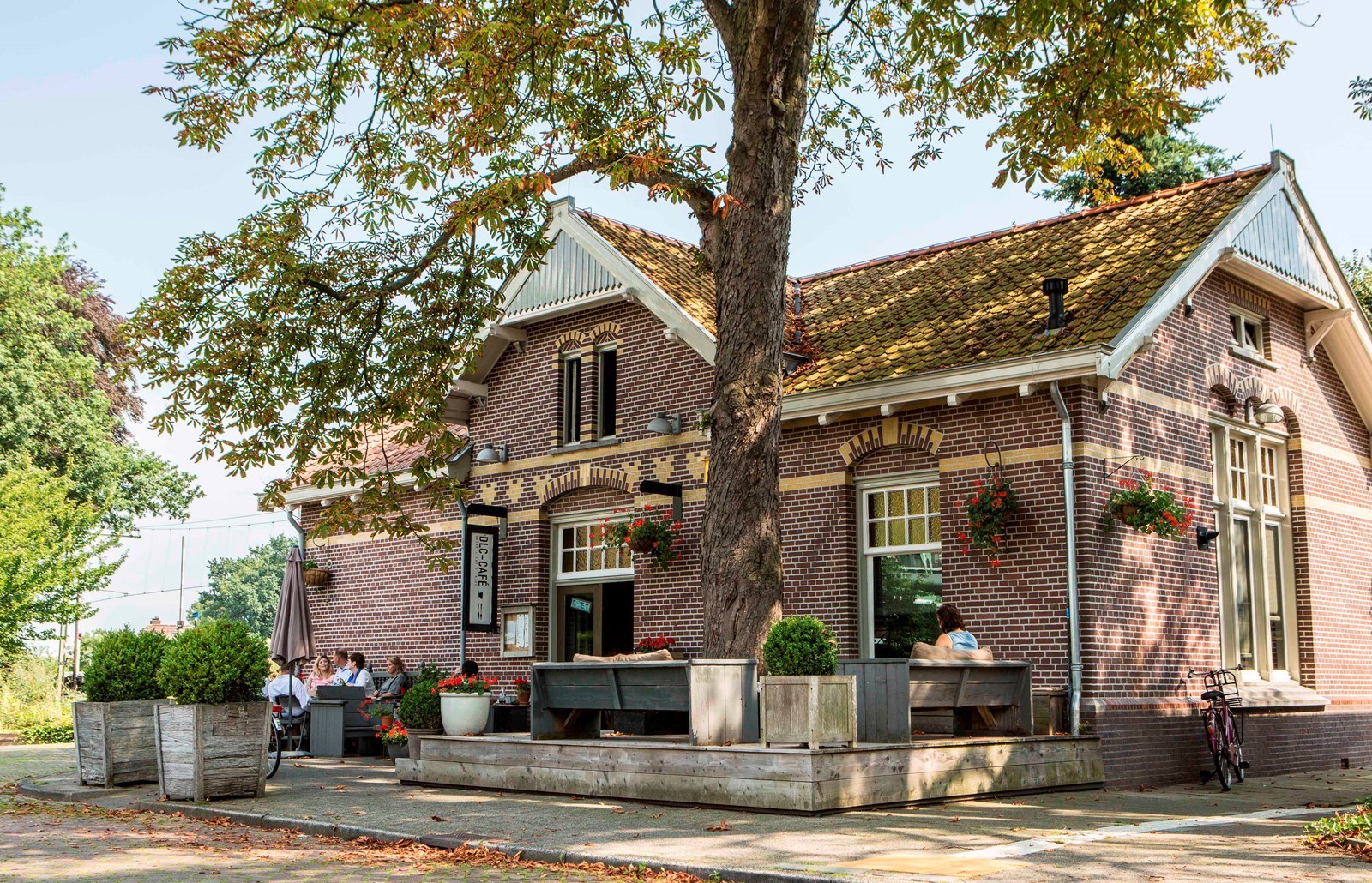 Vergaderen in het rijksmonument van station Soestdijk, de vroegere Koninklijke wachtkamer van Koningin Emma