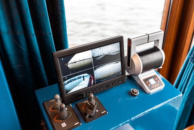 Vergaderen op een luxe varende houseboat die écht vaart