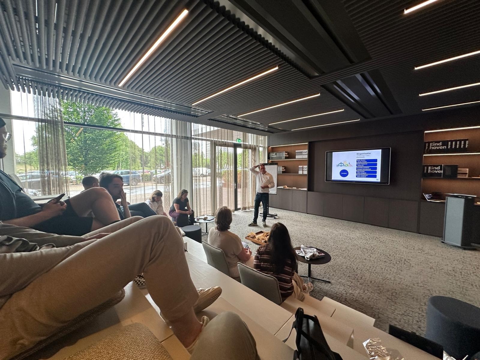 Unieke vergaderlocatie in Eindhoven op Strijp-T met Tribune