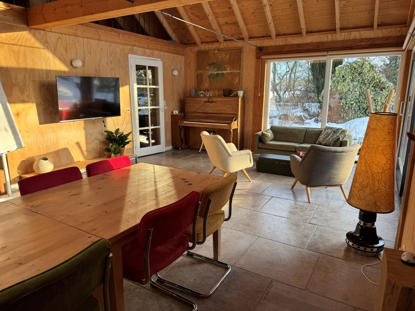 Origineel vergaderen in een Schuurhuus in een groene tuin