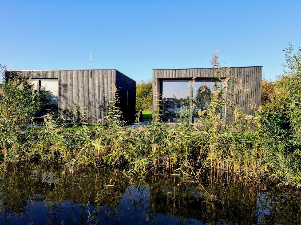 Origineel vergaderen in een POD in de natuur