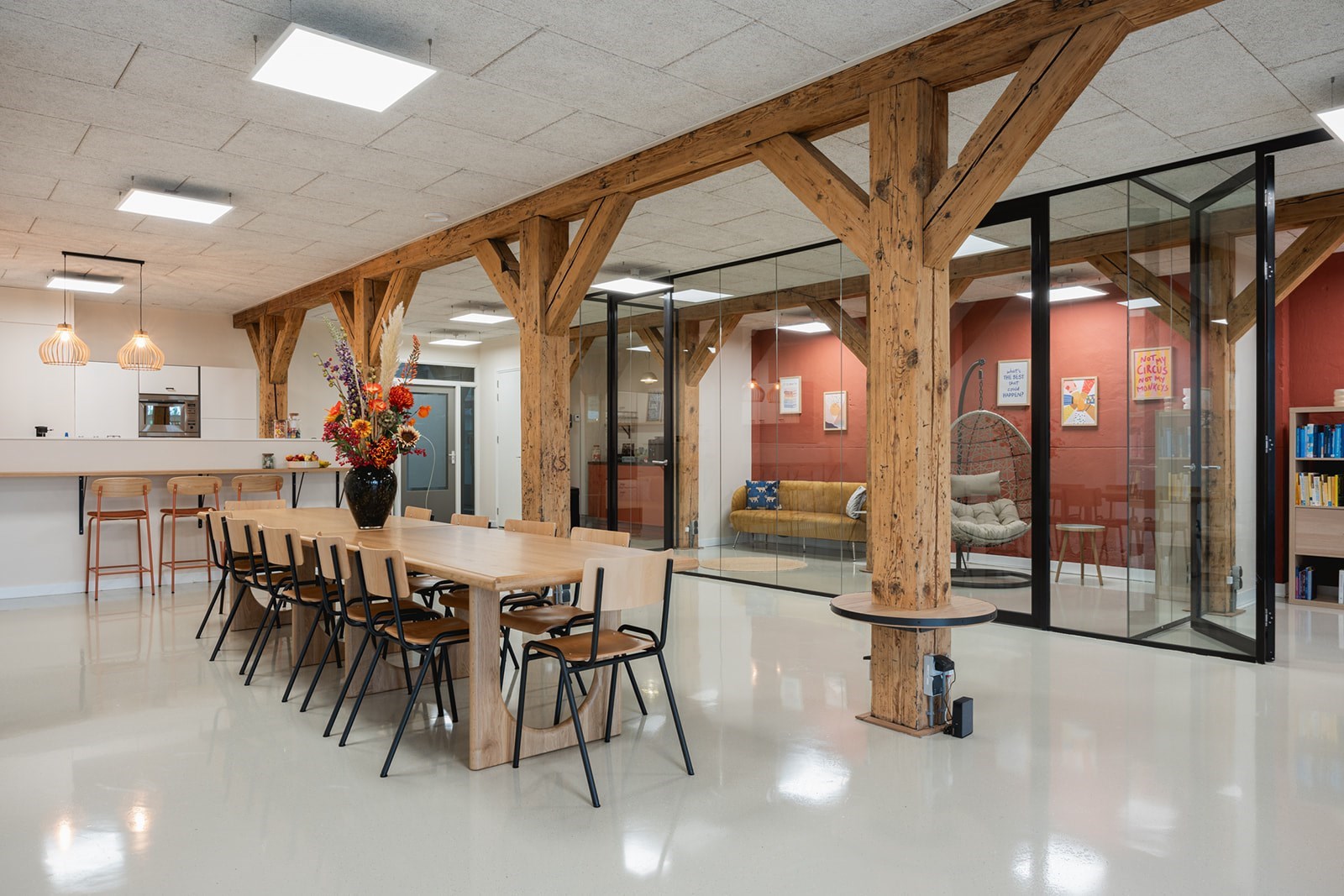 Vergaderen op een prachtige plek met uitzicht over het uitgestrekte achterland