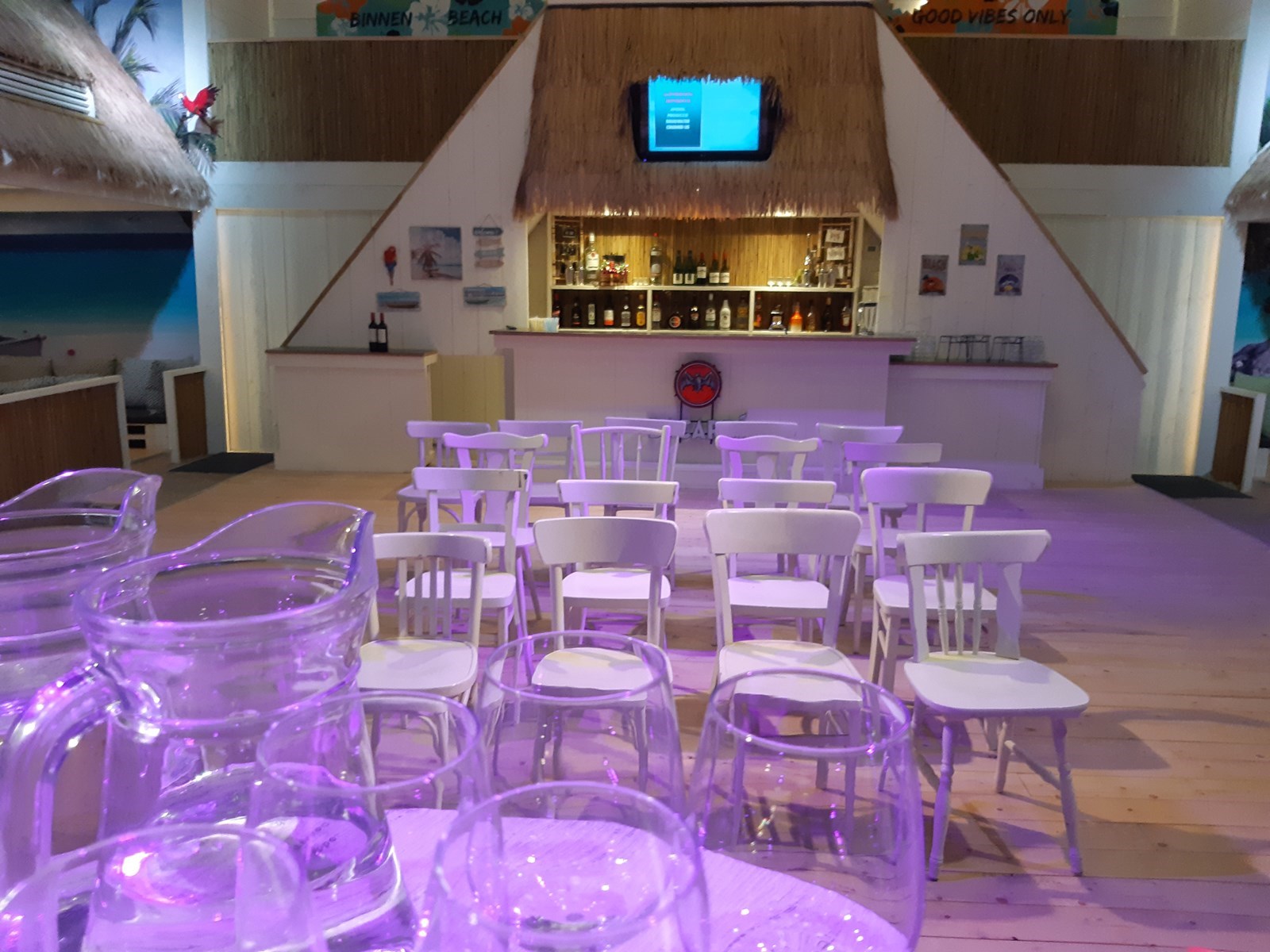Vergaderen met je voeten in het zand op een heuse indoor beach