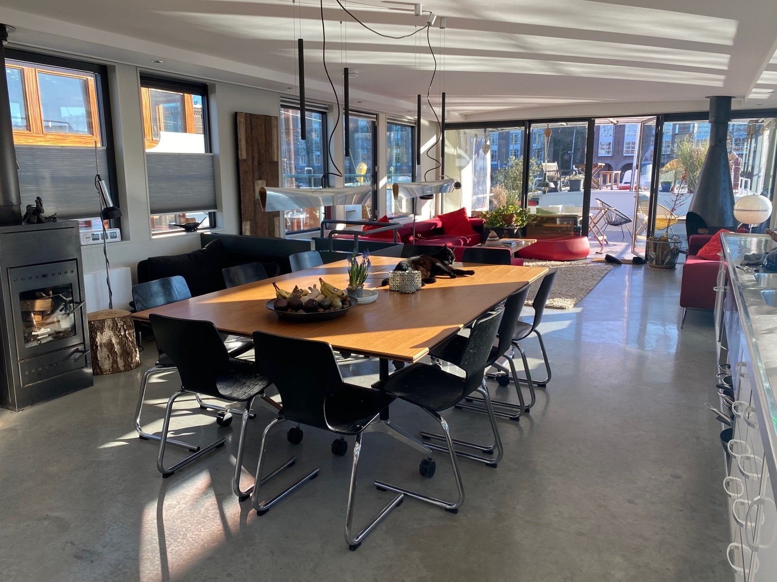 Vergaderen op een uniek schip in Amsterdam Oost