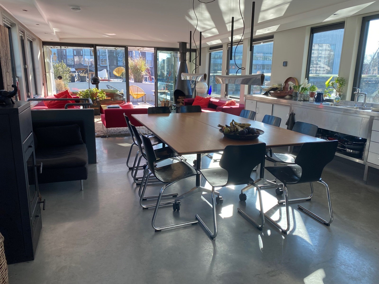 Vergaderen op een uniek schip in Amsterdam Oost