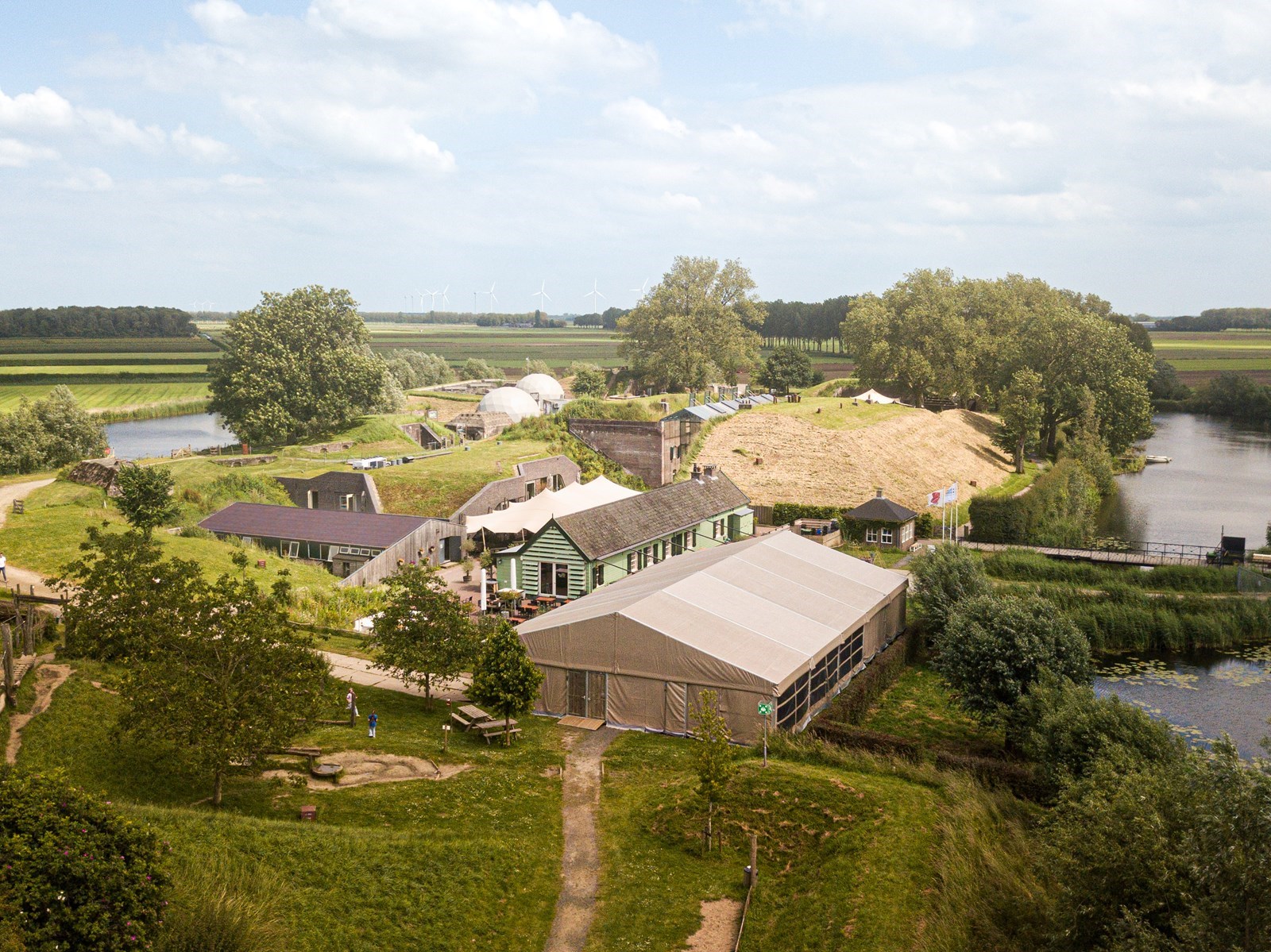 Origineel vergaderen op een historisch forteiland