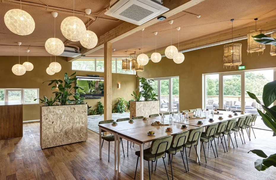 Vergaderen in een uniek biobased gebouw op een kleurrijke natuurplek vlakbij Utrecht