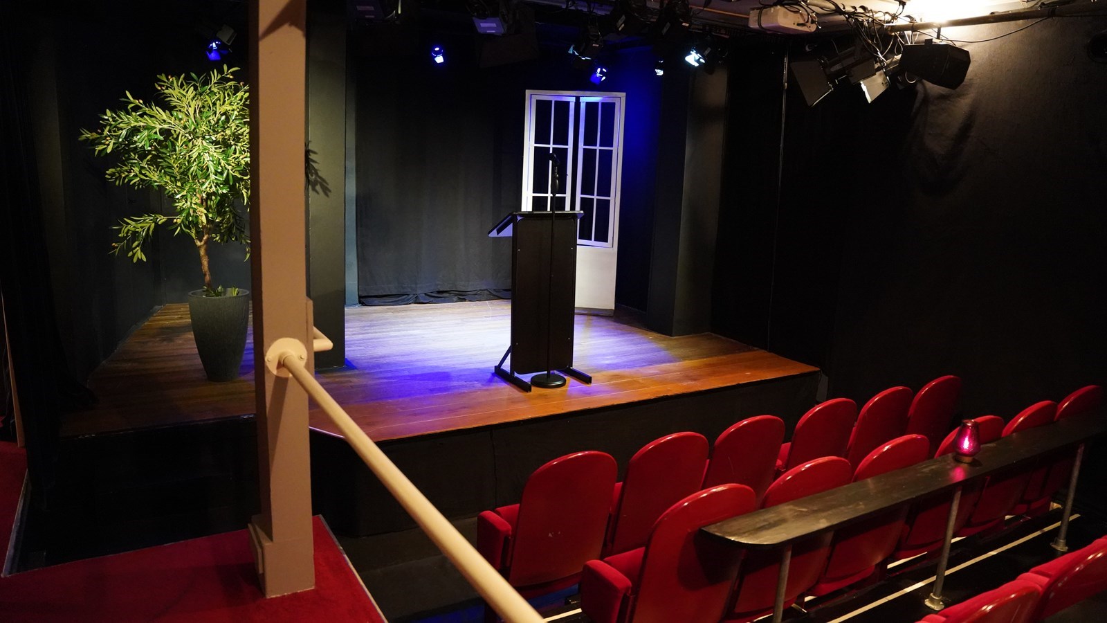 Origineel vergaderen in een klein en intiem theater in het centrum van Den Haag