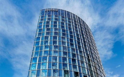 Vergaderen op de 19e verdieping met een adembenemend uitzicht over Amsterdam