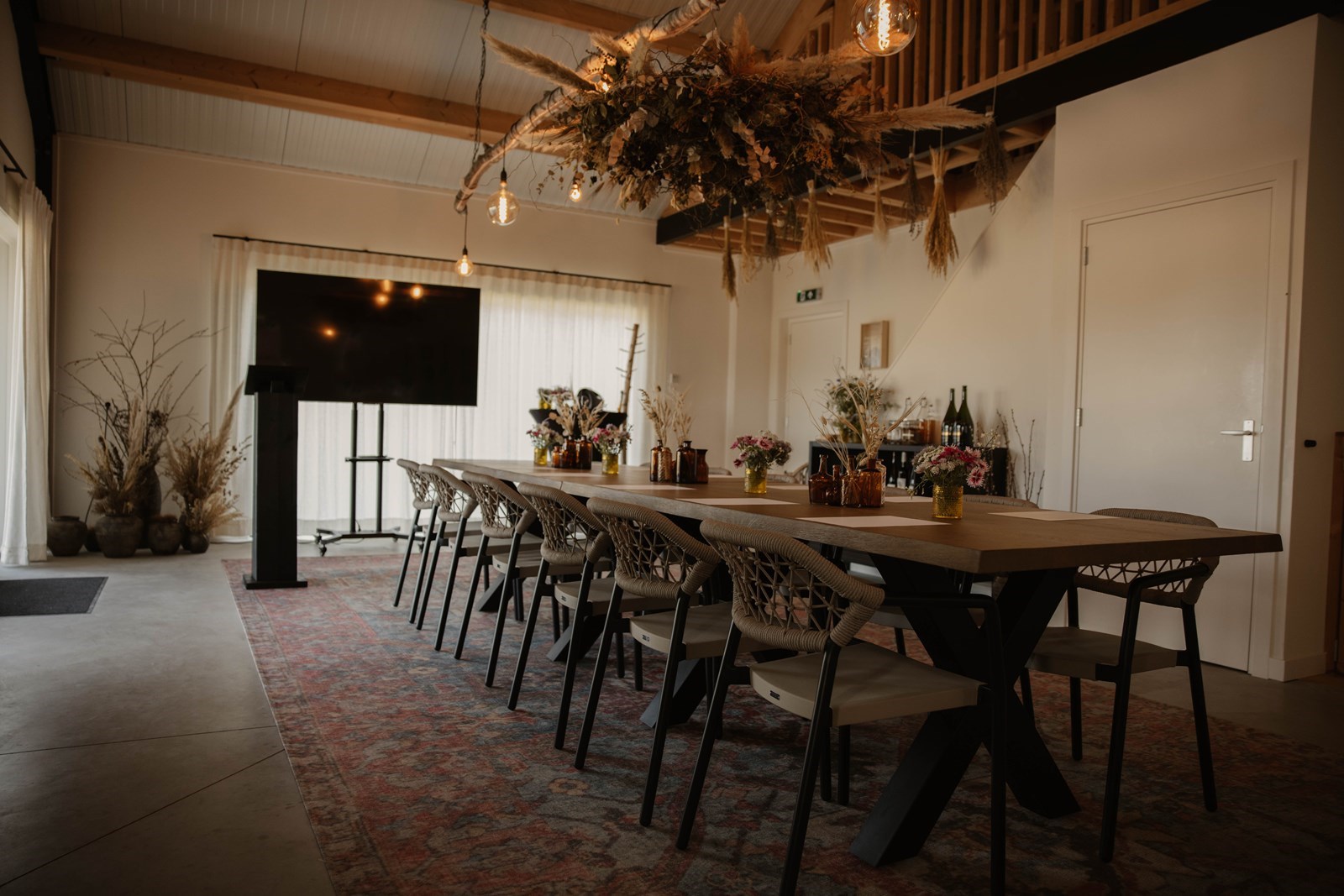 Vergaderen in een sfeervolle privélocatie nabij een wijngaard