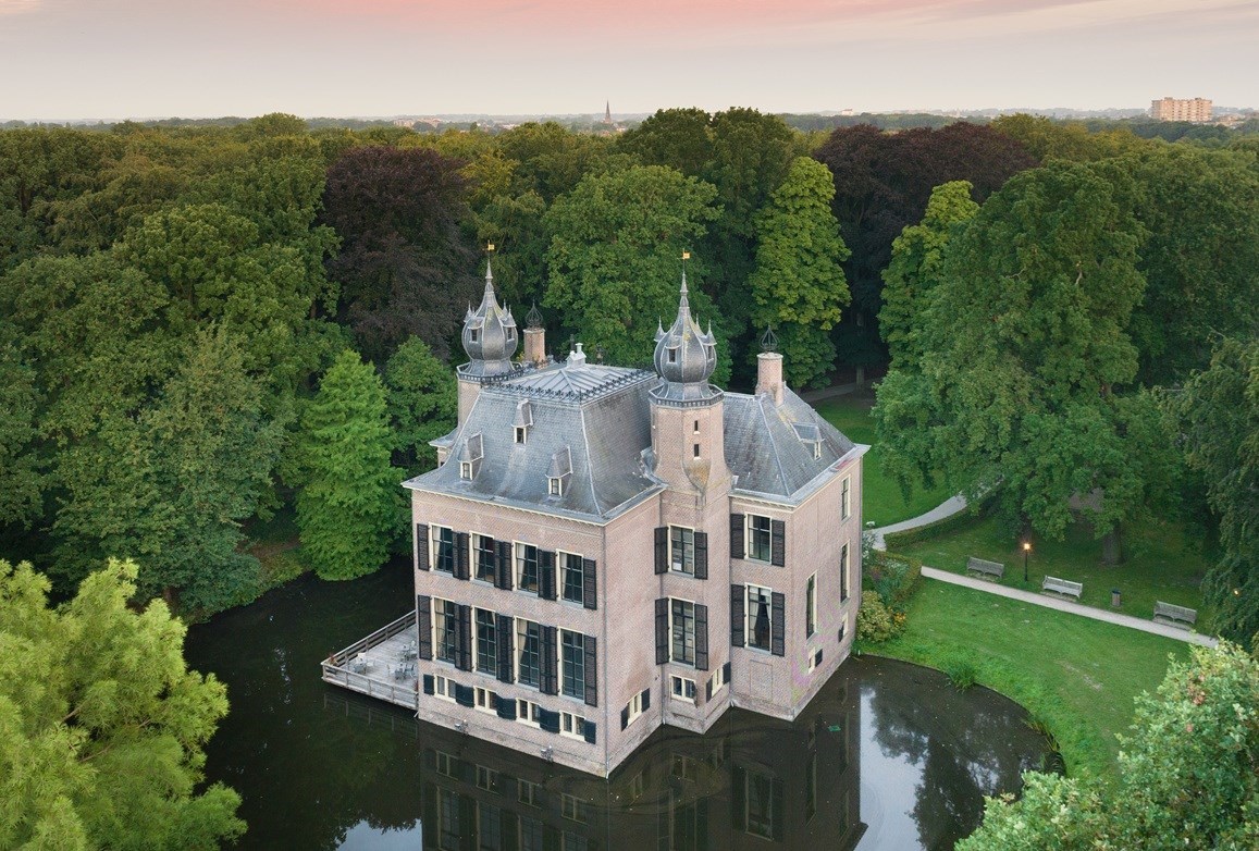 Vergaderen in een kasteel op een historisch landgoed midden in de Randstad
