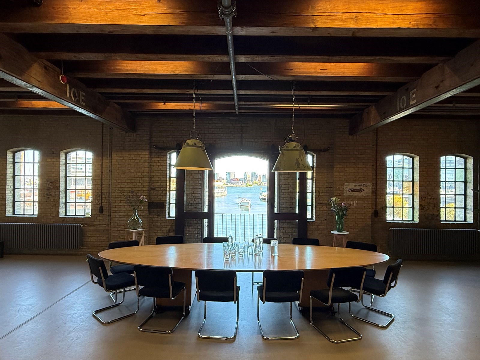 Vergaderen in een oud pakhuis uit 1890 in Amsterdam