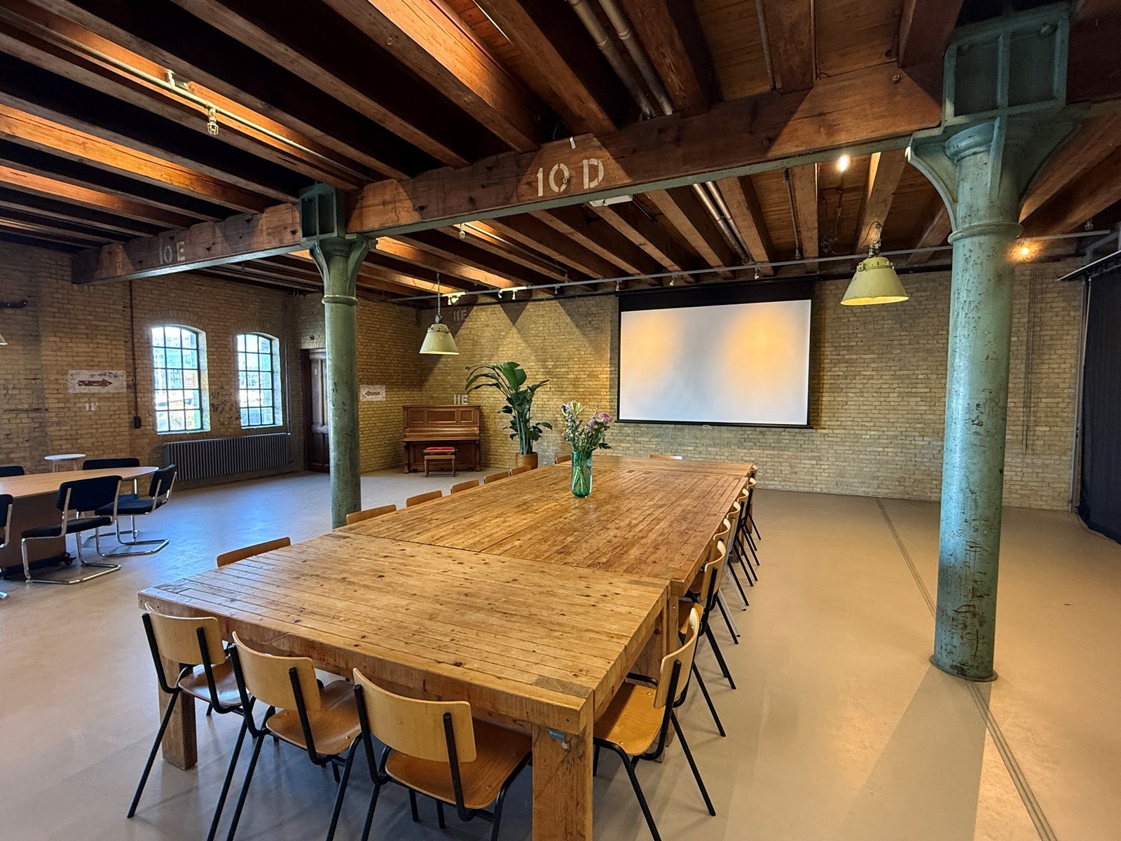 Vergaderen in een oud pakhuis uit 1890 in Amsterdam