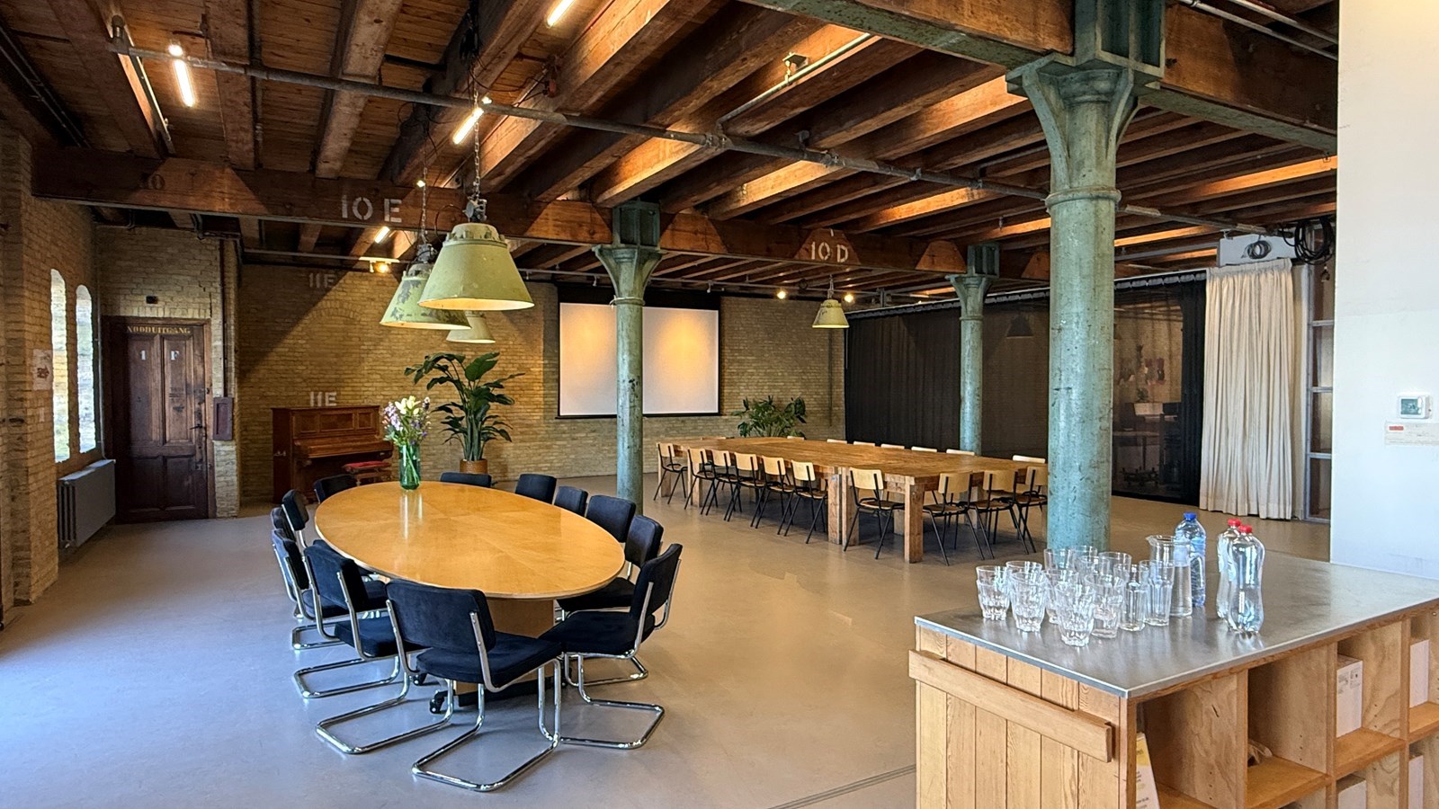 Vergaderen in een oud pakhuis uit 1890 in Amsterdam