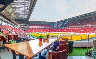 Vergaderen in het Philips stadion Vergaderen in het Philips stadion
