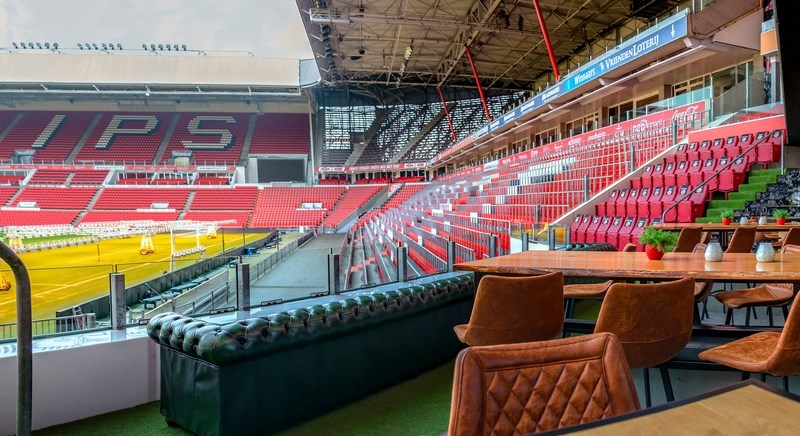 Vergaderen in het Philips stadion