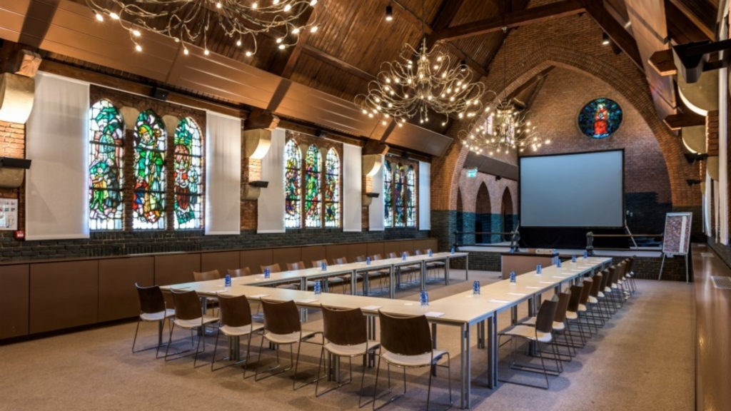 Voormalig Klooster in de natuur