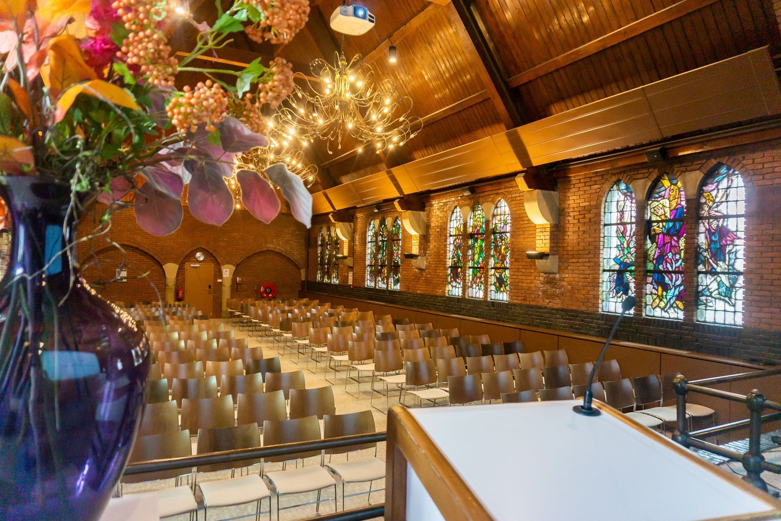 Voormalig Klooster in de natuur