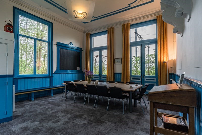 Vergaderen in het voormalige Station van Scharwoude