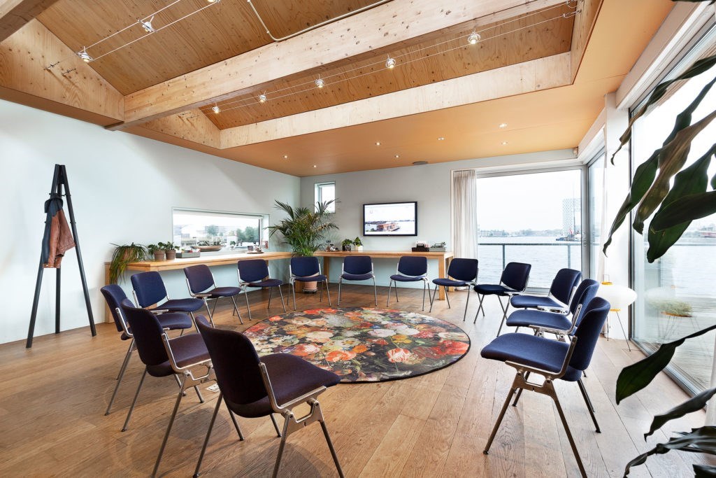 Bijzondere vergaderlocatie op een duurzame Woonboot in Amsterdam