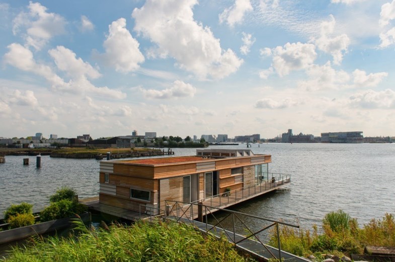 Bijzondere vergaderlocatie op een duurzame Woonboot in Amsterdam Bijzondere vergaderlocatie op een duurzame Woonboot in Amsterdam