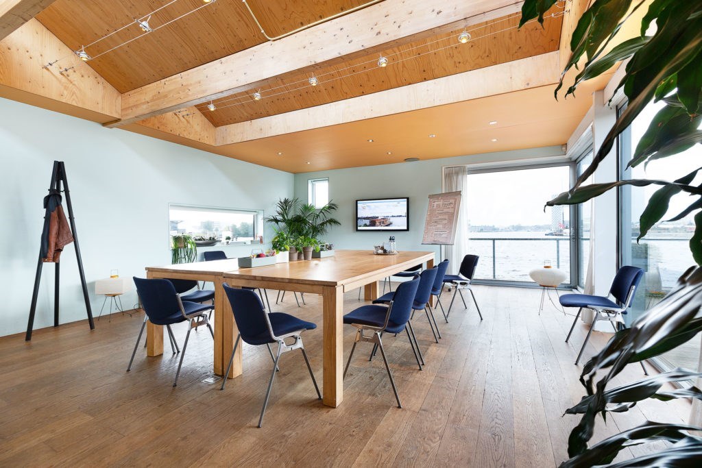 Bijzondere vergaderlocatie op een duurzame Woonboot in Amsterdam