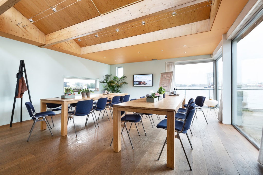 Bijzondere vergaderlocatie op een duurzame Woonboot in Amsterdam