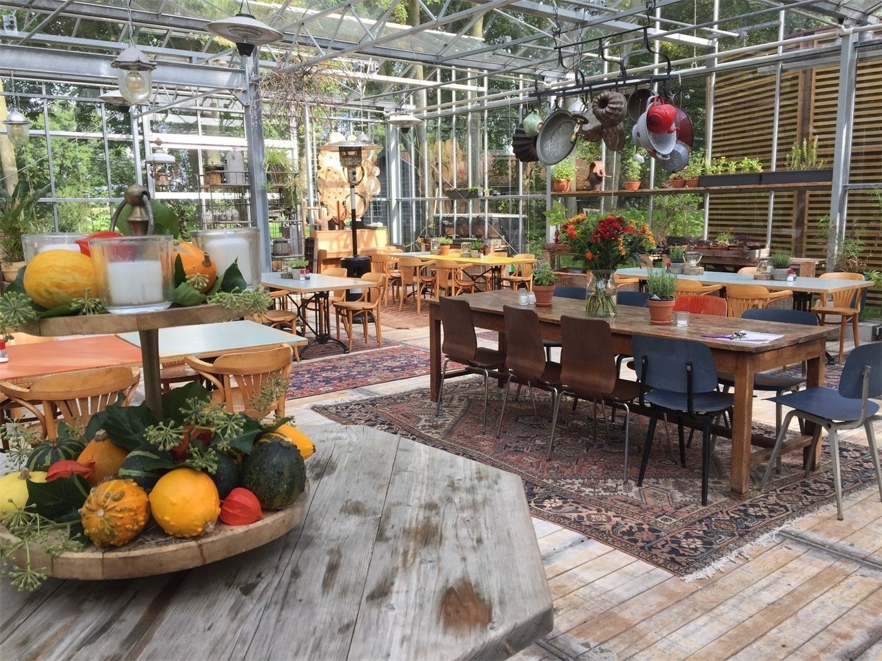 Vergaderlocatie in een glazen kas