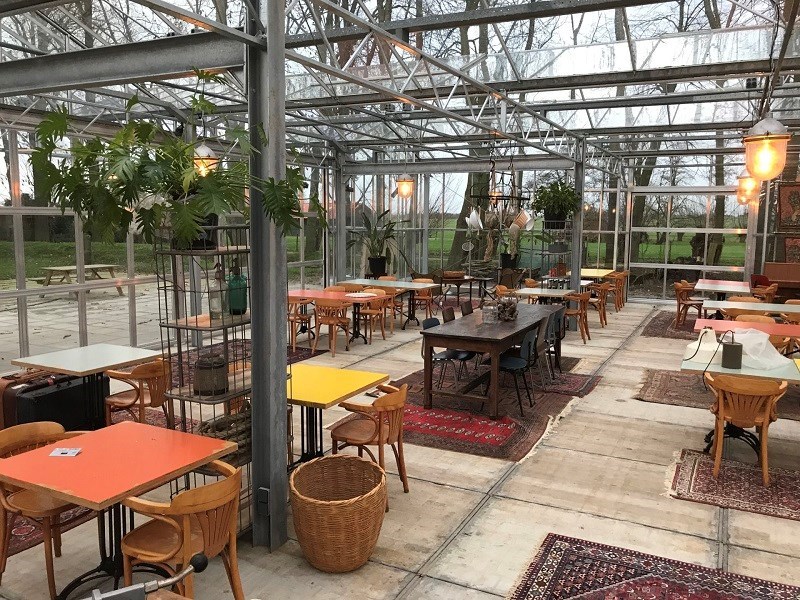 Vergaderlocatie in een glazen kas