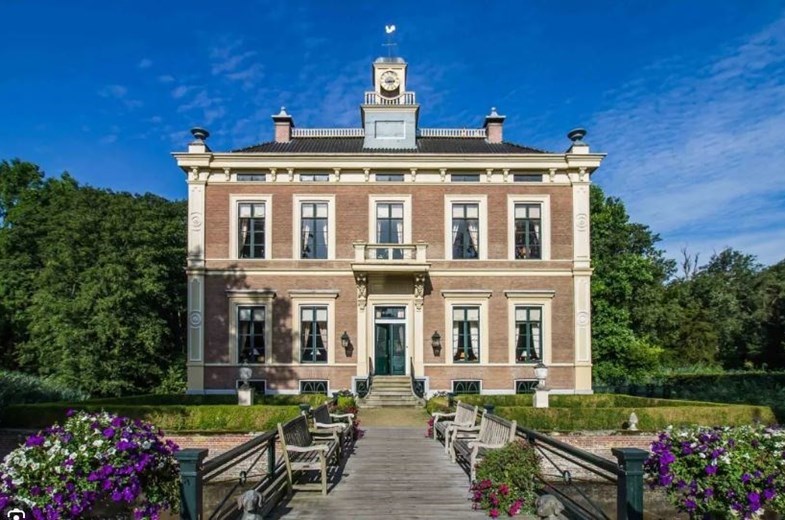 Monumentale vergaderruimtes op een landgoed uit 1680 in Overijssel